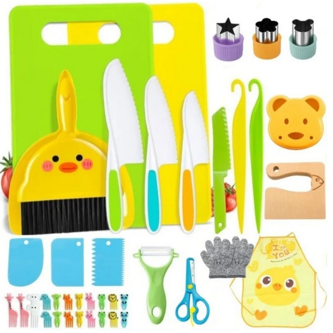Children Plastic Kitchen Knife Set with Cutting Board