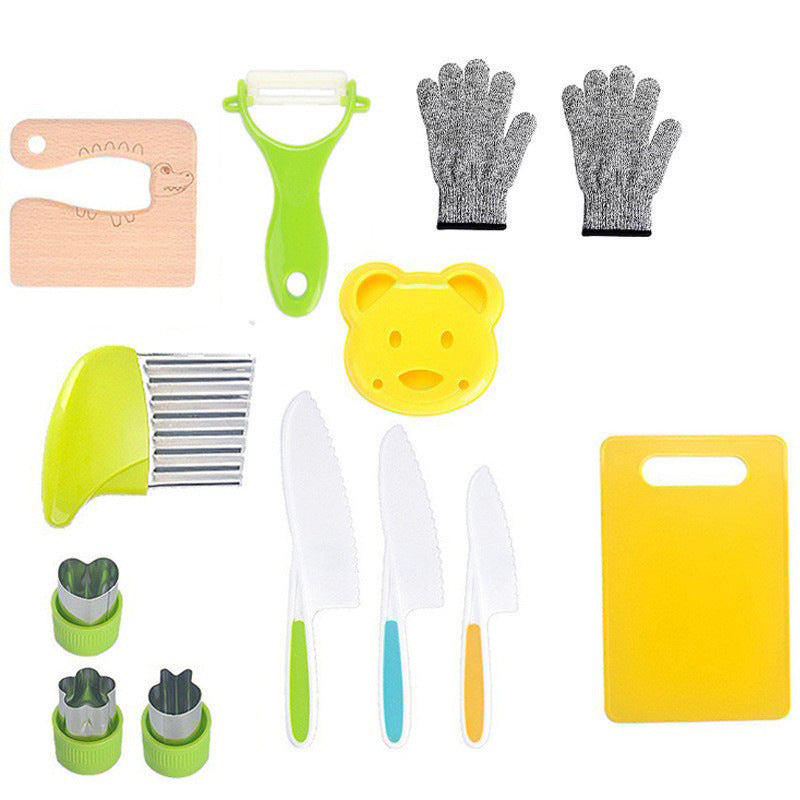Children Plastic Kitchen Knife Set with Cutting Board