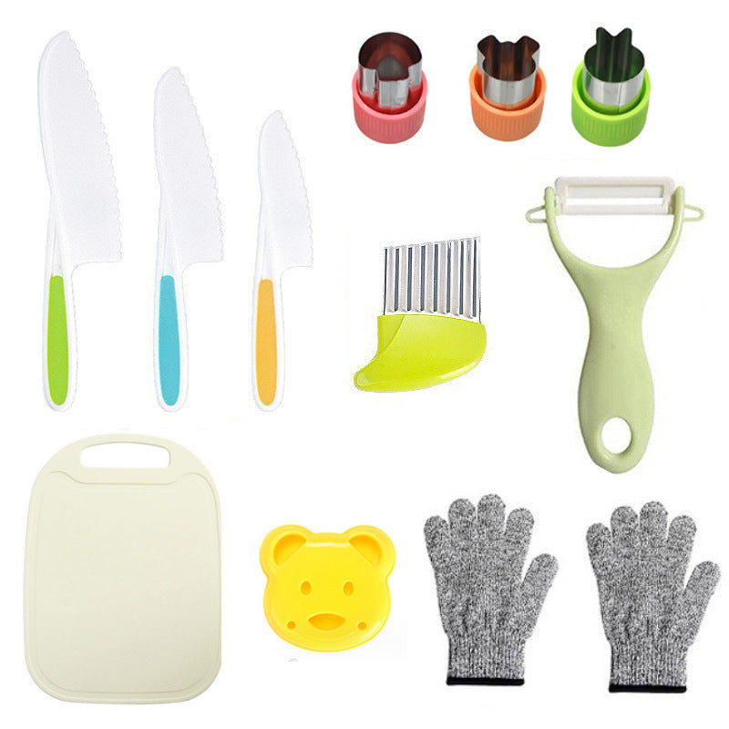 Children Plastic Kitchen Knife Set with Cutting Board